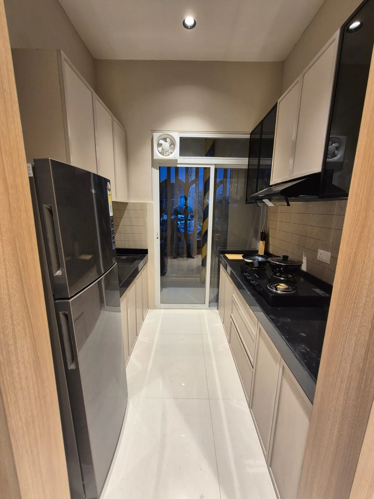 Wide view of the kitchen in the Unimax Life sample flat
